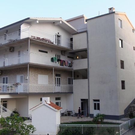 Apartments Anica & Gabriela Makarska Exterior photo