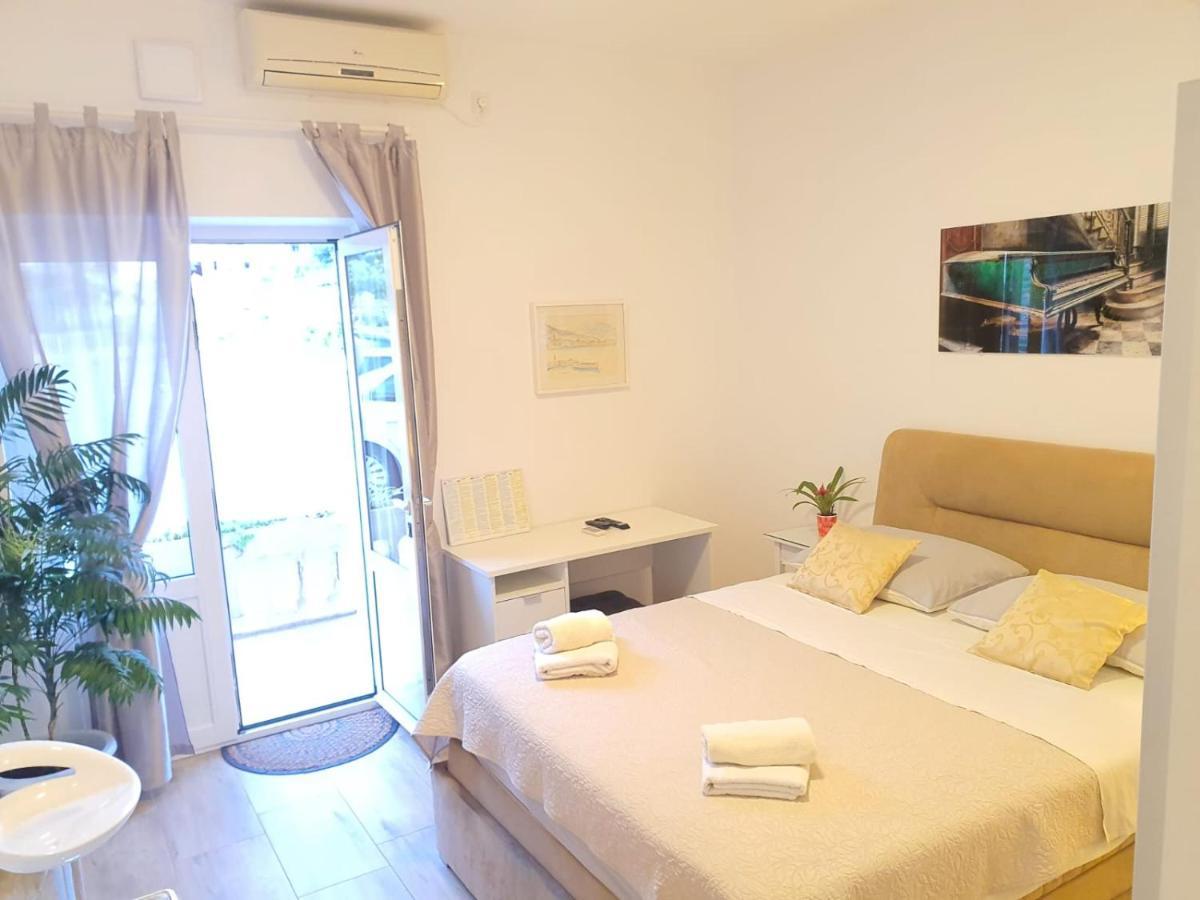 Apartments Anica & Gabriela Makarska Exterior photo